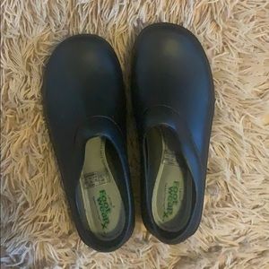 Medical clogs